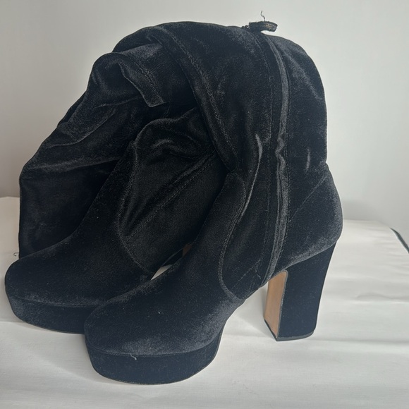 Black velvet boots women size 9M over the knee-high boots - Picture 3 of 8
